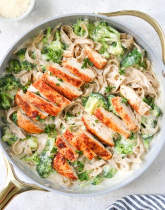 Chicken and Broccoli with Alfredo Sauce (Without Heavy Cream)